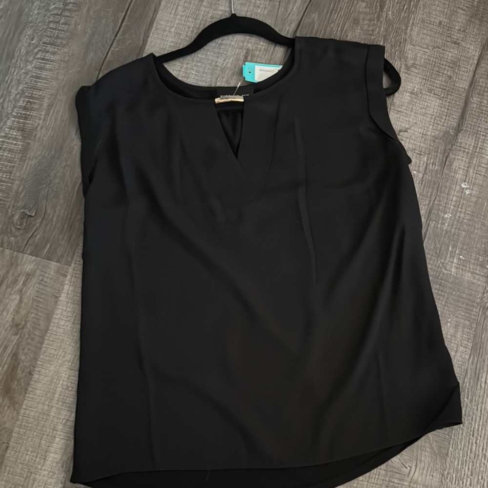 Black Sleeveless Women's Top
